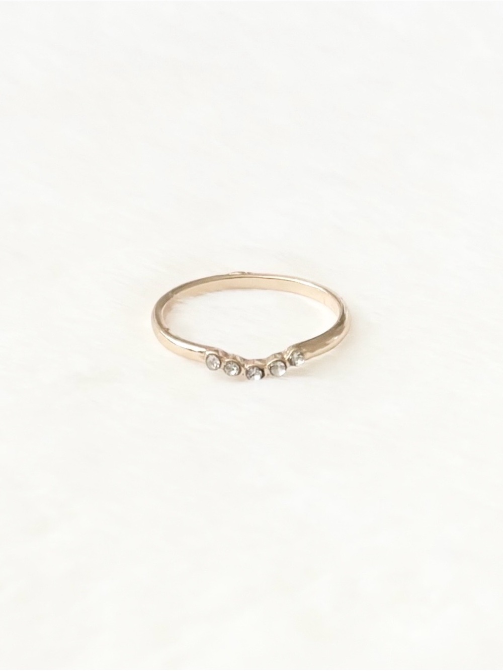 5/$15 🩷 MUST BUNDLE Delicate Gold Band Ring with Five Accent Stones